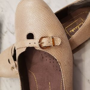 Clark's natural flats 8.5W new